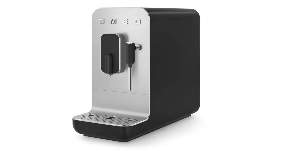 Akciós ár SMEG AUTOMATA KÁVÉFŐZŐ, Collezione design, tejhabosító funkció, matt fekete