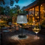 Szolár asztali lámpa - füst - hidegfehér LED - műanyag - 26 x 12 cm Azonnal elérhető