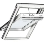 Azonnal elérhető Velux, Elektromos tetőtéri ablak GGU MK10 007021, 2-rétegű üveg, műanyag bevonat fa maggal, 78x160 cm