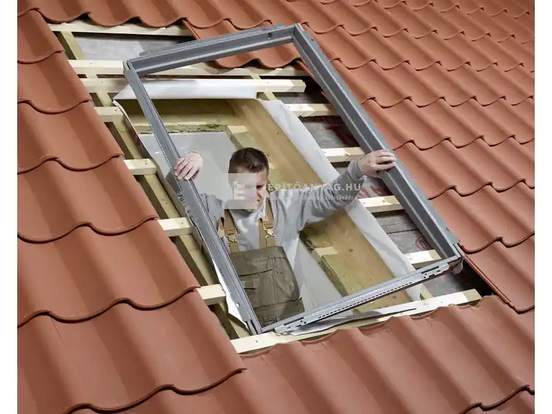 Alacsony ár VELUX BDX 78x160 cm-es hőszigetelő keret alátétfóliával és vízelvezető csatornával