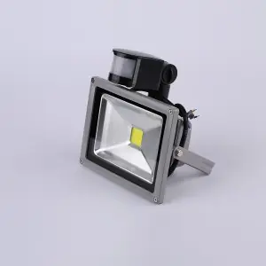 M-Tech 20W 1800lm, 230V, IP65, 6500K, hideg fehér reflektor mozgásérzékelős MTL711M-tech Kiárusítás