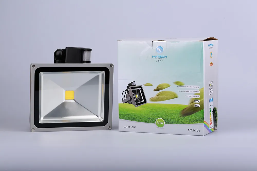 Szuper ajánlat M-Tech 30W 2700lm, 230V, IP65, 3000K, meleg fehér reflektor mozgásérzékelős MTL712M-tech